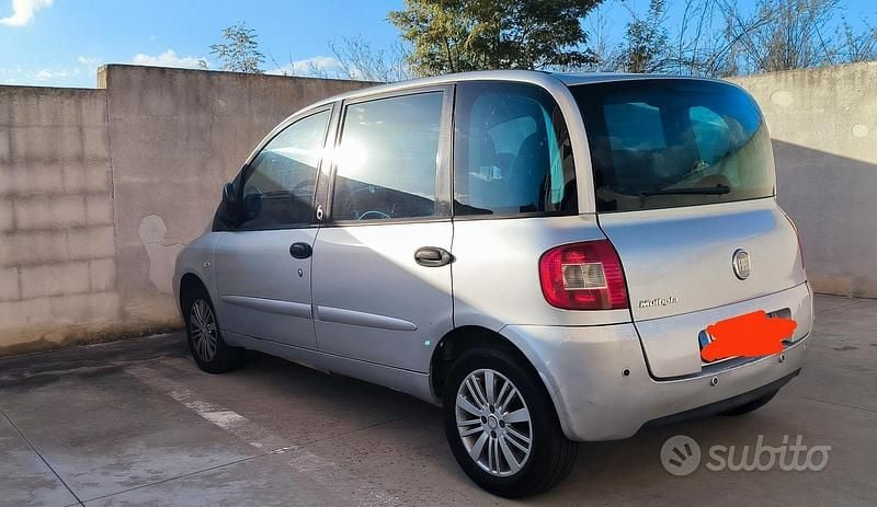 Usata Fiat Multipla Emotion 92 CV (67 kW) 2010 Grigio Monovolume