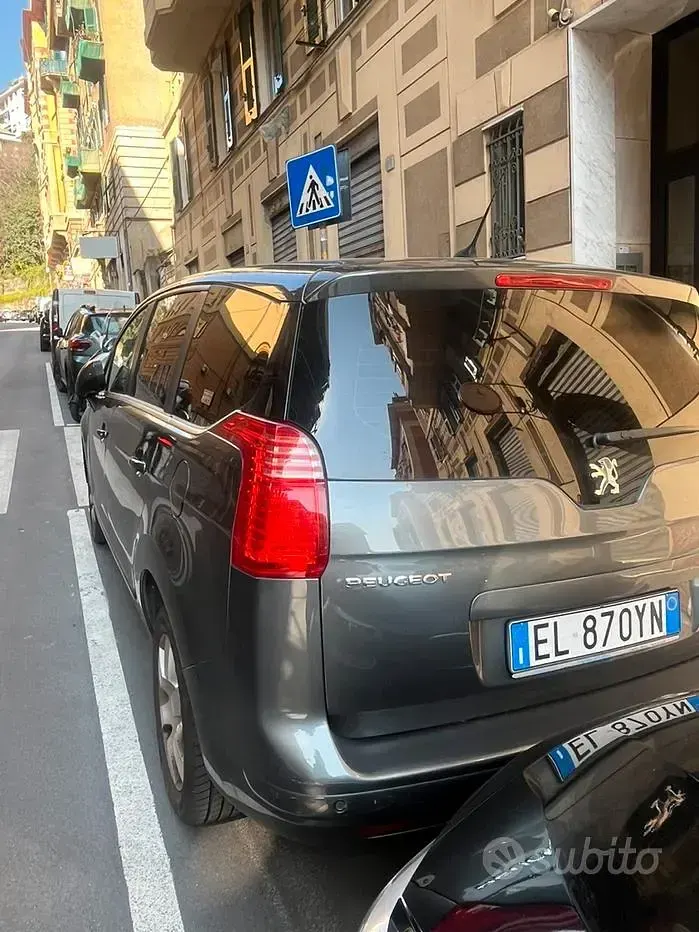 Occasion Peugeot 5008 112 ch (82 kW) 2012 Gris Monospace
