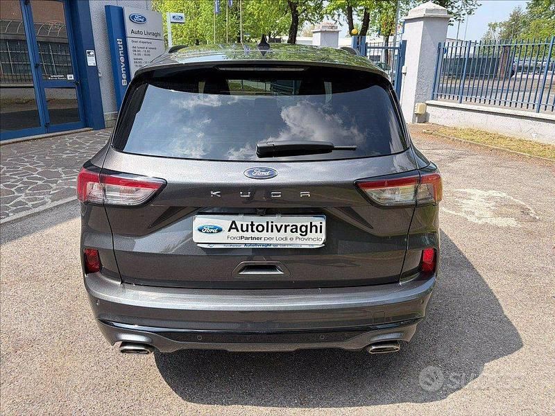 Usata Ford Kuga ST-Line 150 CV (110 kW) 2023 Grigio SUV