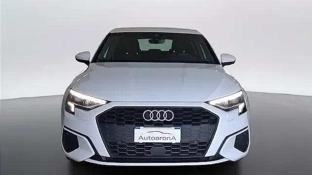 Usata Audi A3 Business 116 CV (85 kW) 2023 Bianco ghiaccio metallizzato Berlina