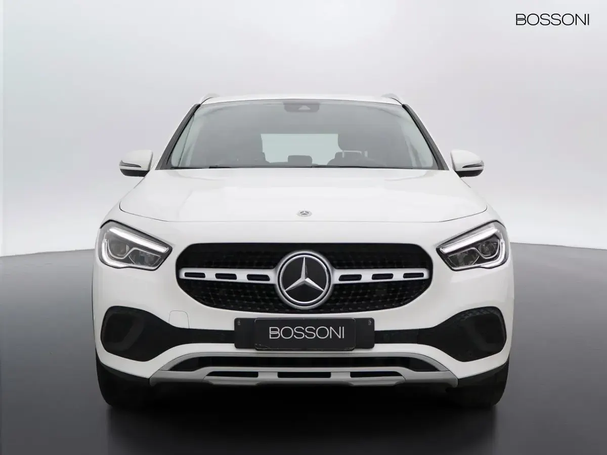 Usata Mercedes GLA200 Business 163 CV (119 kW) 2022 Polaer whiite SUV