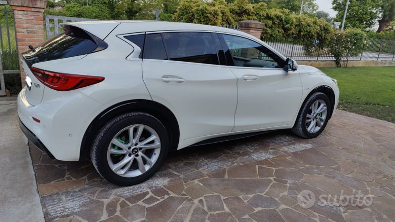 Usata Infiniti Q30 Premium 170 CV (125 kW) 2019 Bianco Utilitaria