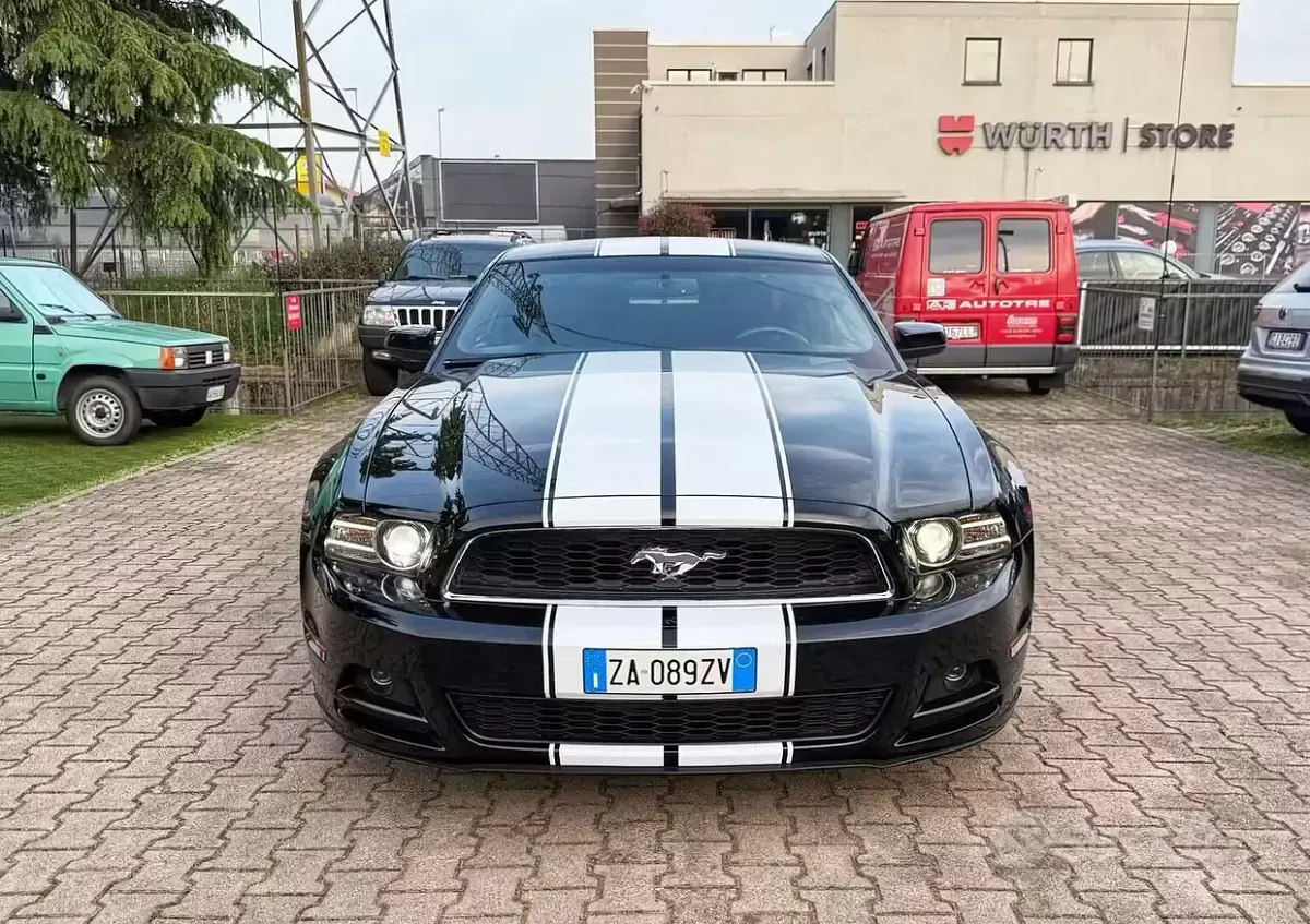 Usata Ford Mustang 306 CV (225 kW) 2014 Nero Berlina