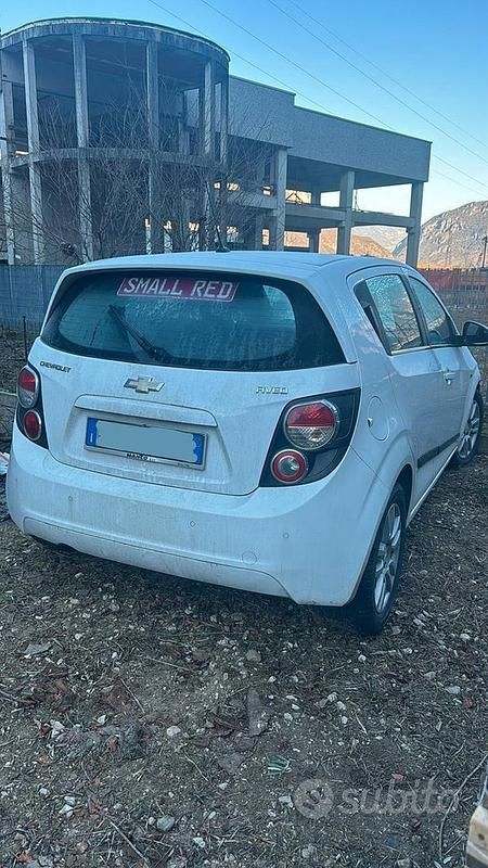 Usata Chevrolet Aveo 69 CV (50 kW) 2013 Bianco Berlina