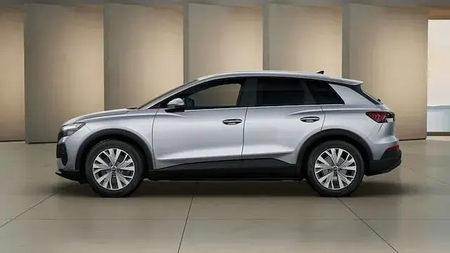 Nuova Audi Q4 e-tron Comfort 69 kW (95 CV) 2026 Argento floret metallizzato SUV