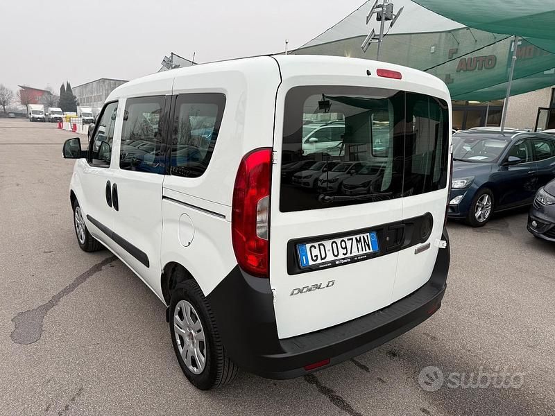 Usata Fiat Doblò Easy 95 CV (69 kW) 2021 Bianco Monovolume