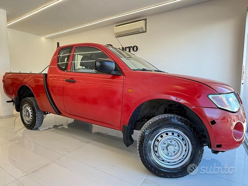 Usata Mitsubishi L200 Inform 136 CV (100 kW) 2007 Rosso Pick-up