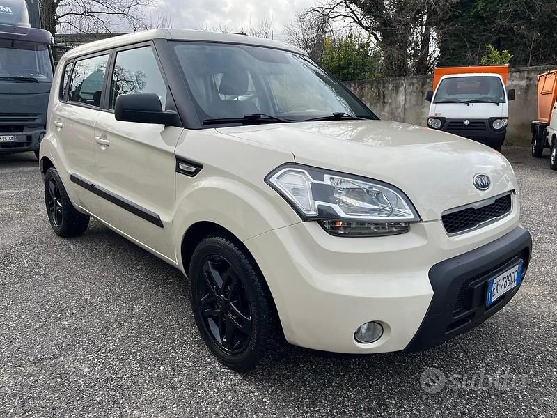 Usata Kia Soul 127 CV (93 kW) 2011 Beige SUV