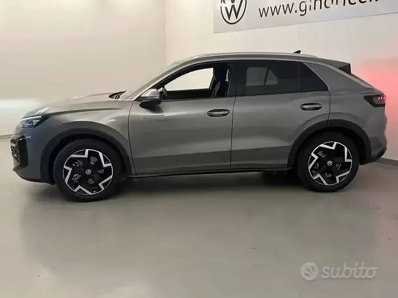 Nuova VW T-Roc R-line 150 CV (110 kW) 2026 Grigio SUV