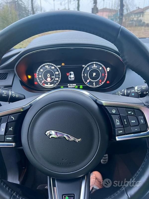 Usata Jaguar E-Pace 150 CV (110 kW) 2020 Nero SUV