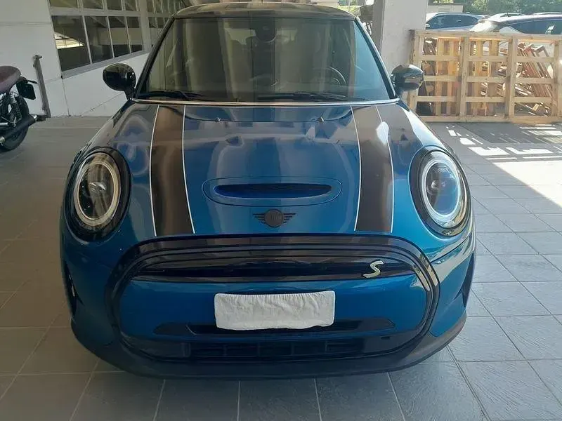 Usata Mini Cooper SE Classic 135 kW (184 CV) 2022 Blu Utilitaria