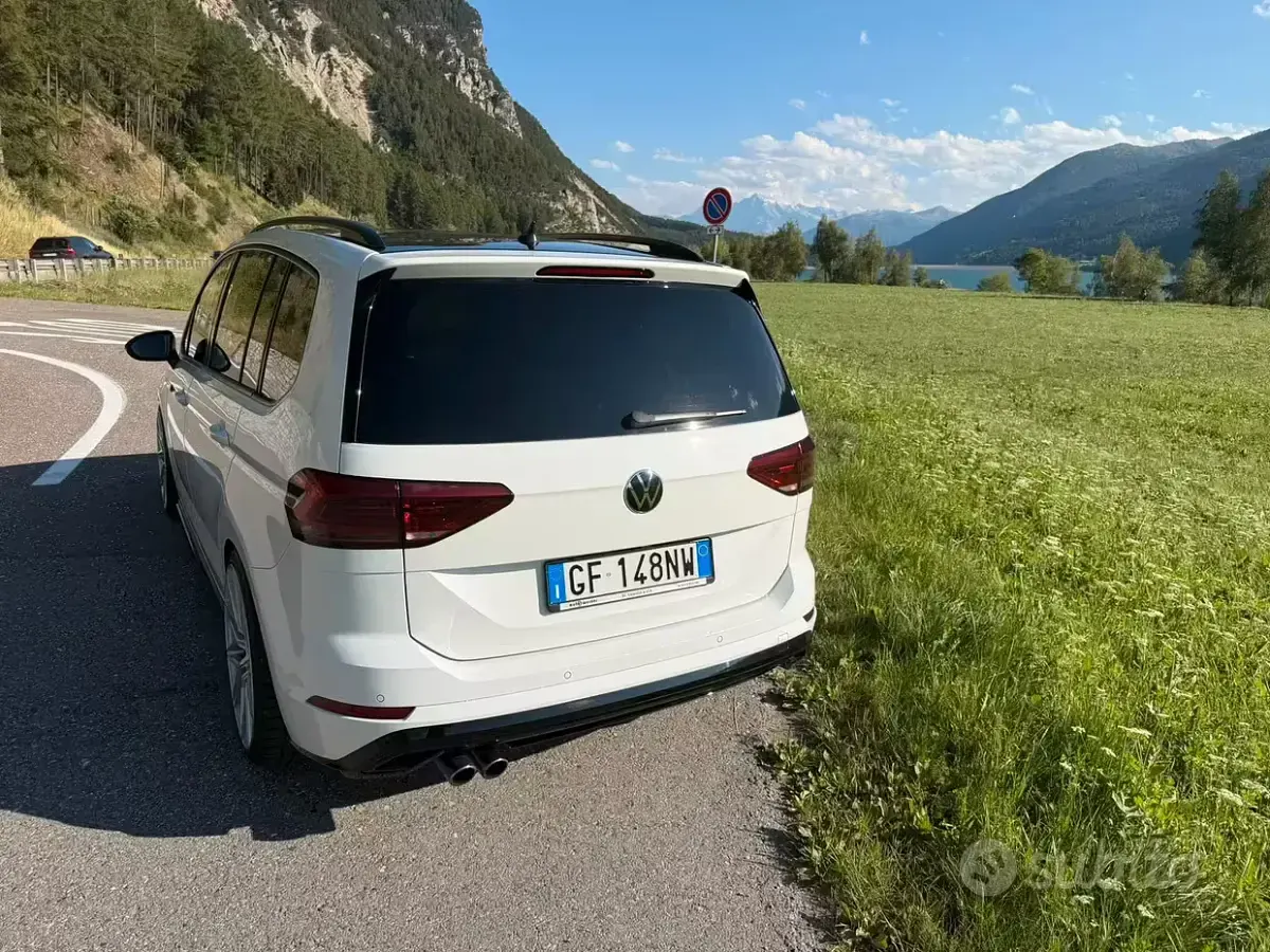 Usata VW Touran R 177 CV (130 kW) 2017 Bianco Monovolume