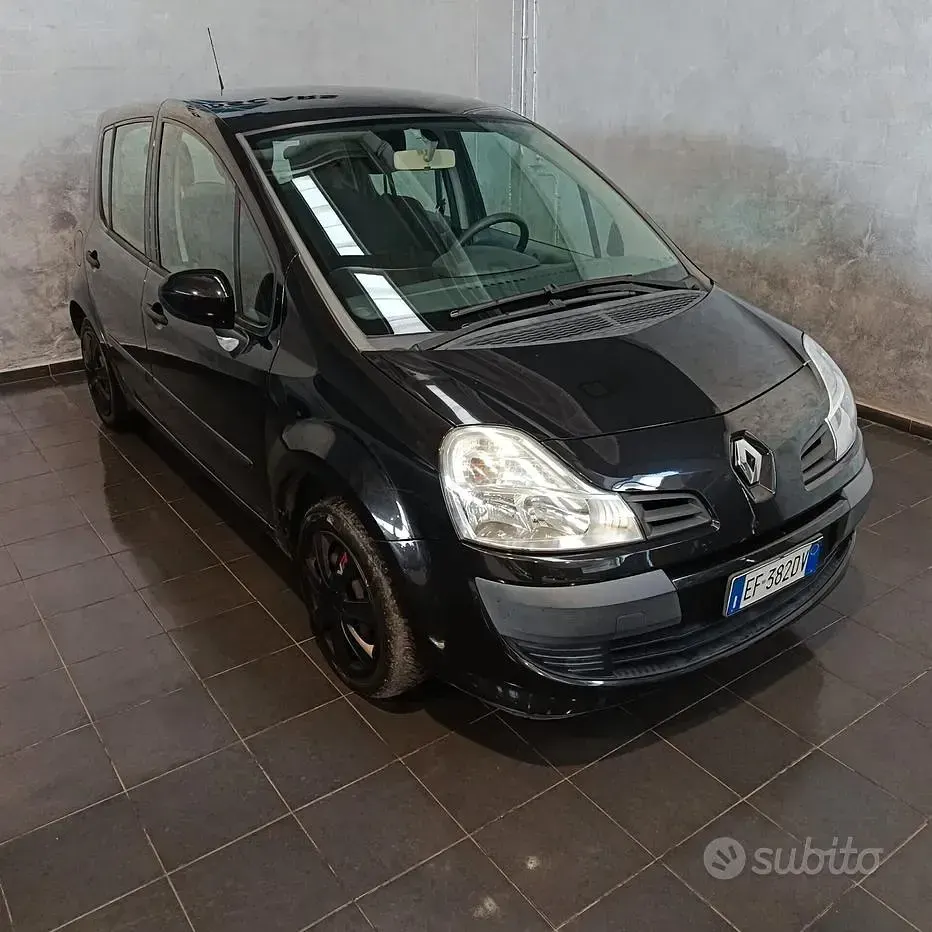 Usata Renault Grand Modus Expression 75 CV (55 kW) 2010 Nero Monovolume