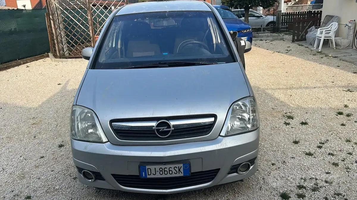 Usata Opel Meriva 90 CV (66 kW) 2007 Grigio Monovolume