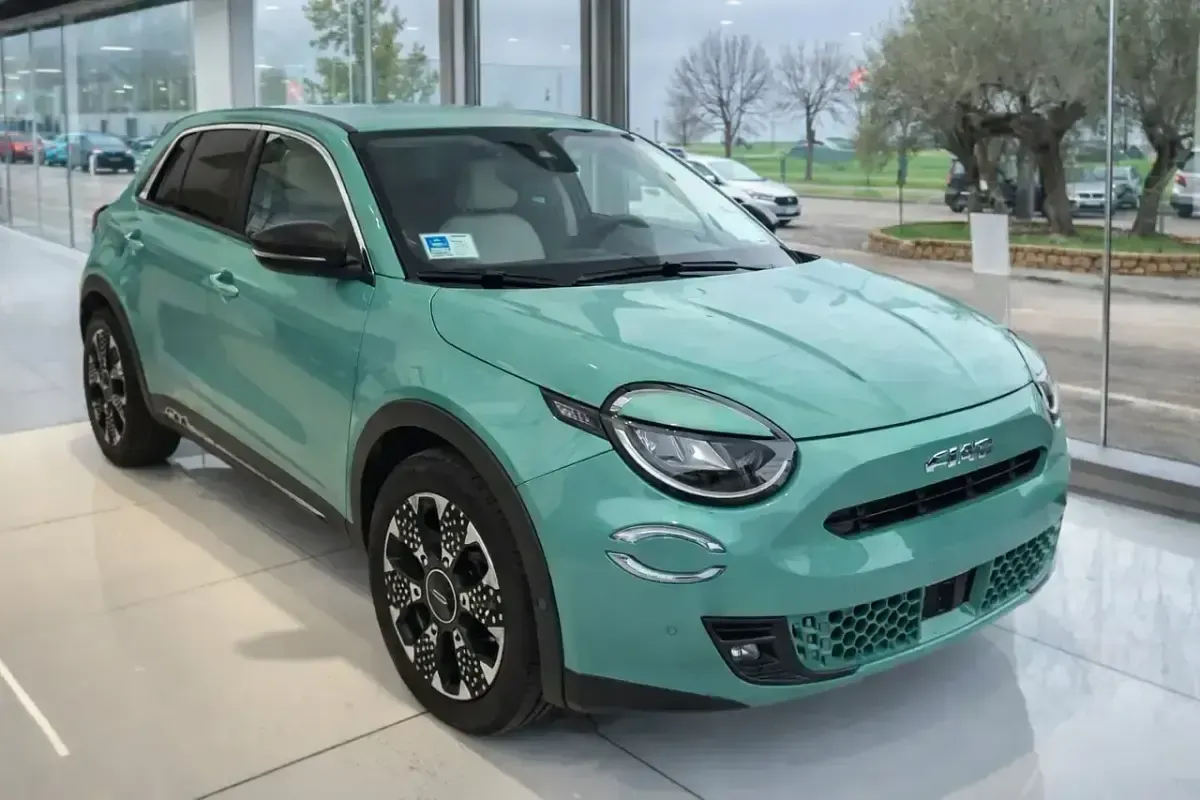 Usata Fiat 600 La Prima 110 CV (80 kW) 2025 Blu SUV