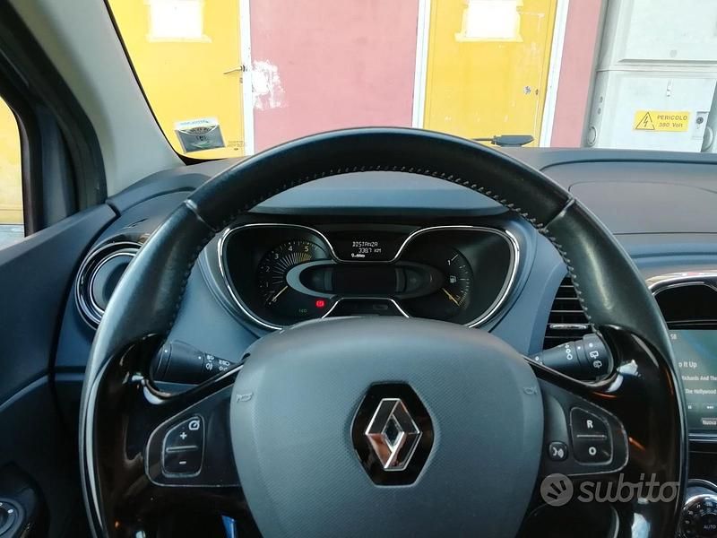 Usata Renault Captur 90 CV (66 kW) 2013 Grigio SUV