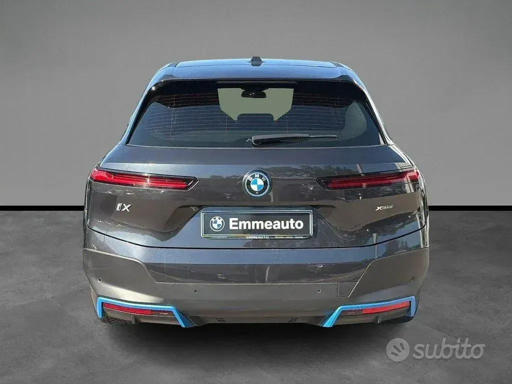 Usata BMW iX 102 kW (139 CV) 2021 Grigio SUV