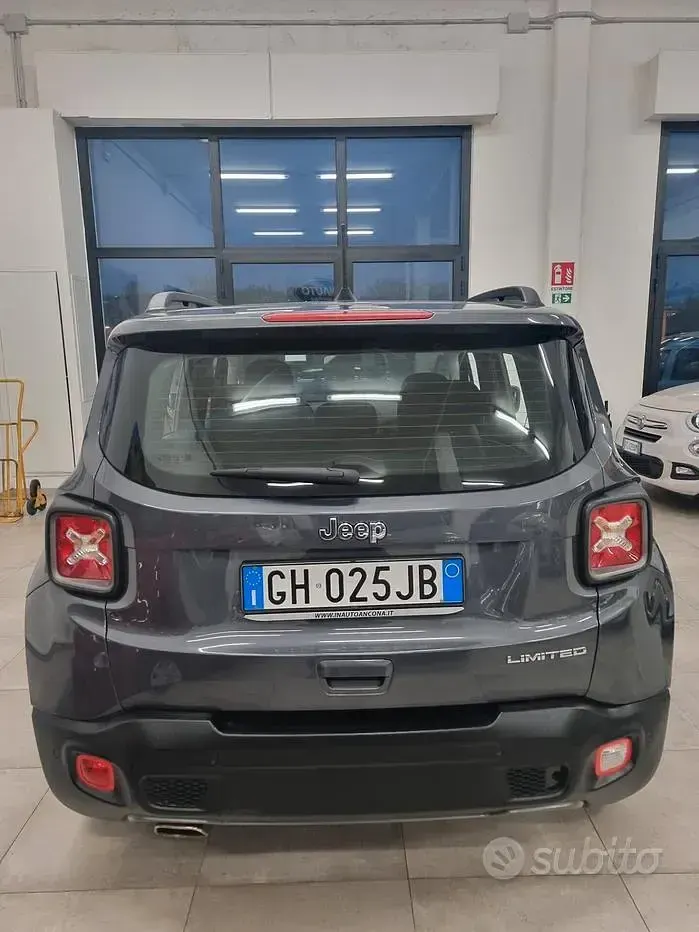 Usata Jeep Renegade Limited 130 CV (95 kW) 2021 Grigio SUV