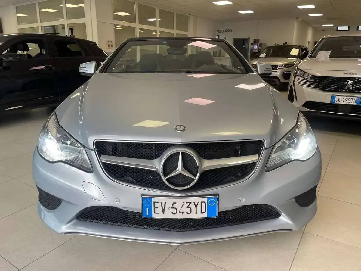 Usado Mercedes E200 Executive 184 CV (135 kW) 2014 Plateado Descapotable