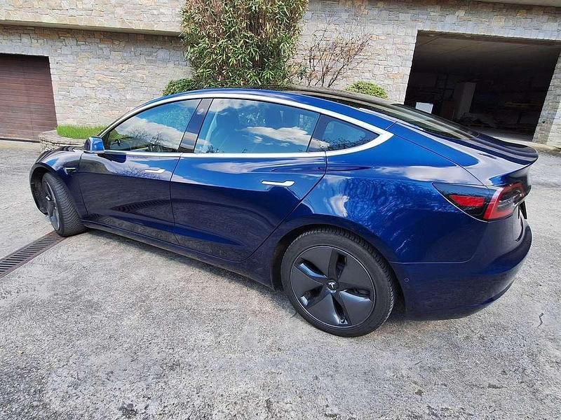 Usata Tesla Model 3 Standard Range 88 kW (120 CV) 2019 Blu/azzurro Berlina