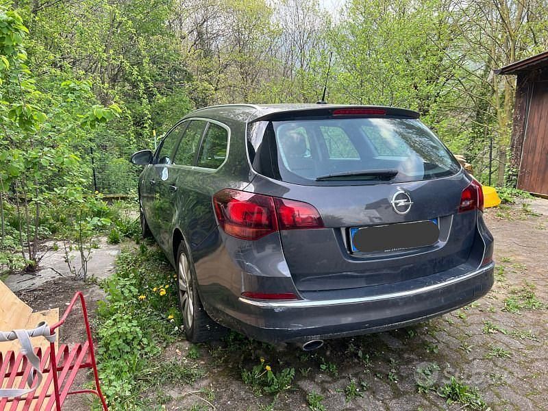 Usata Opel Astra Cosmo 140 CV (102 kW) 2016 Grigio Station wagon