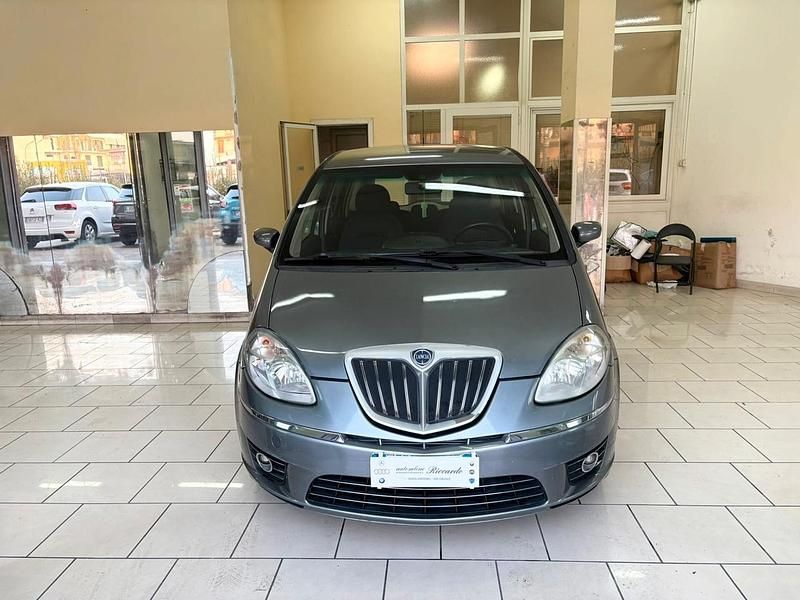 Grigio Usata 2008 Lancia Musa Monovolume | 2999 € (Buon prezzo) - Immagine 1/4