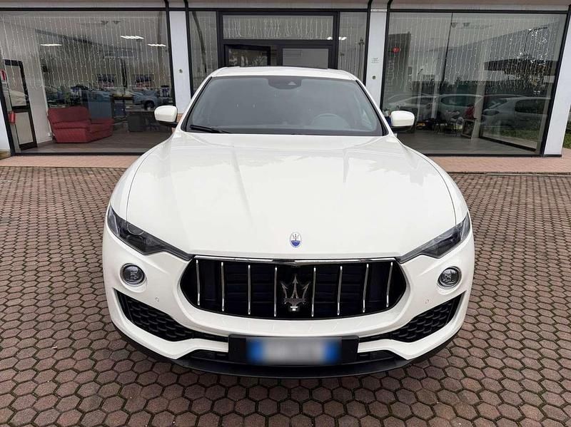 Usata Maserati Levante GranLusso 350 CV (257 kW) 2021 Bianco SUV