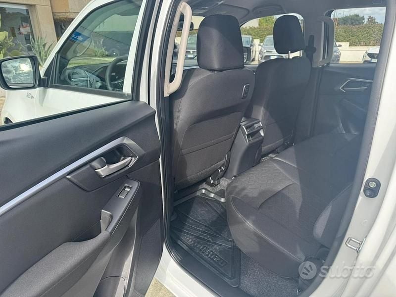 Nuova Isuzu D-Max 163 CV (119 kW) 2025 Bianco Pick-up