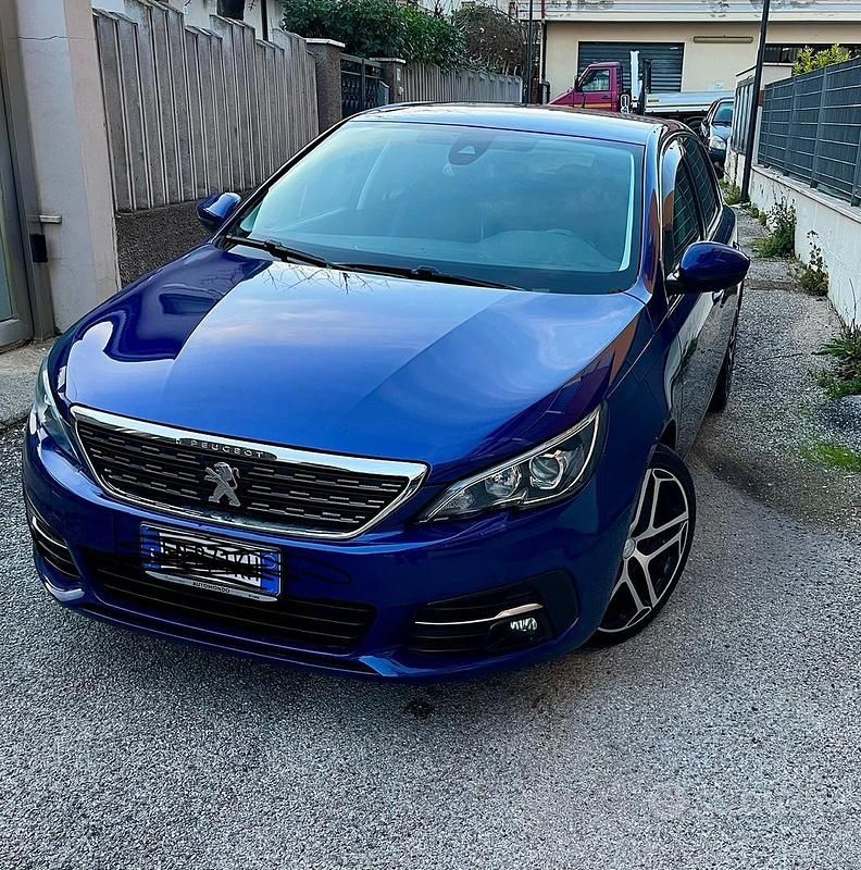 Usata Peugeot 308 Allure 131 CV (96 kW) 2018 Blu/azzurro Berlina