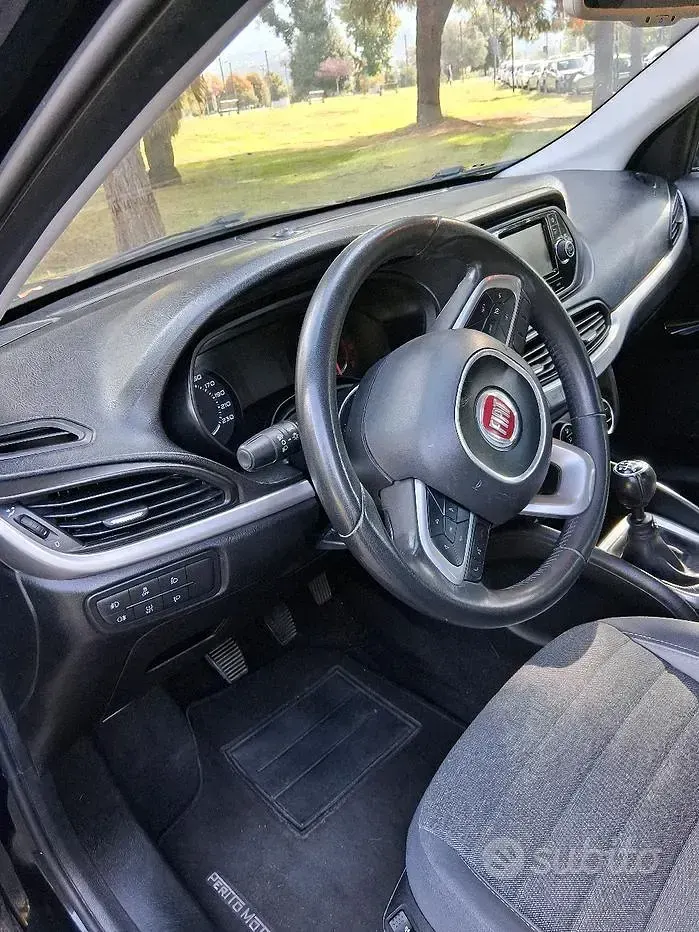 Usata Fiat Tipo 120 CV (88 kW) 2017 Blu Berlina