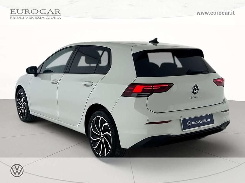 Usata VW Golf VIII Life 131 CV (96 kW) 2022 Pure white Berlina