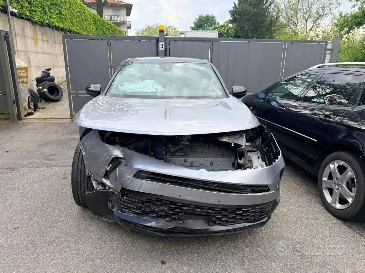 Usata Opel Mokka 131 CV (96 kW) 2025 SUV
