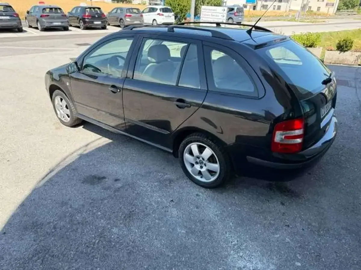 Usata Skoda Fabia Elegance 75 CV (55 kW) 2005 Nero Station wagon