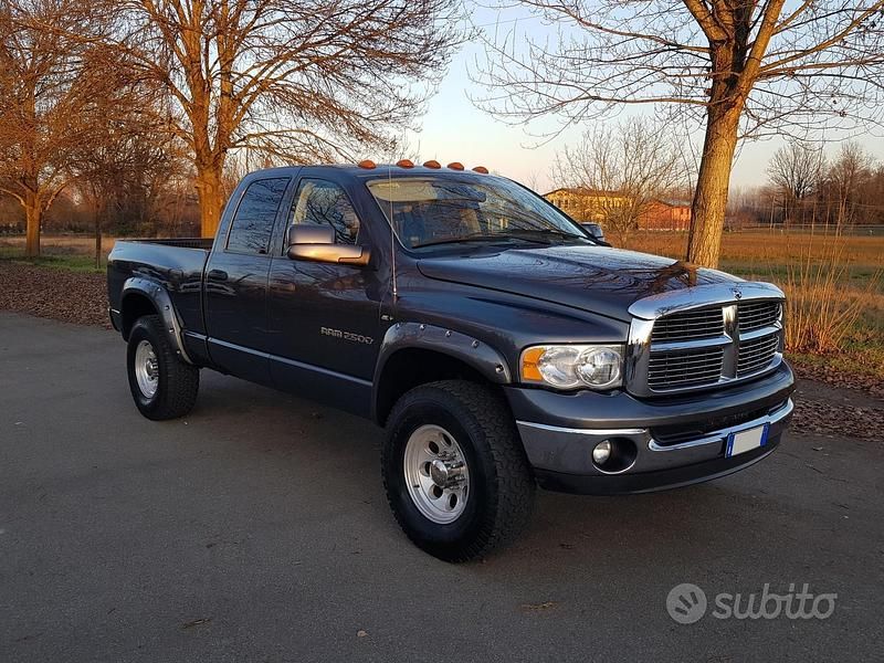 Usata Dodge Ram 2004 Grigio Pick-up