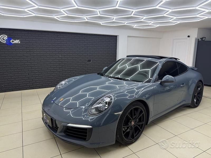 Grigio Usata 2018 Porsche 911 Carrera 4 Coupé | 94.999 € (Buon prezzo) - Immagine 1/4