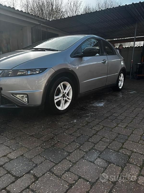 Usata Honda Civic 2011 Grigio Berlina