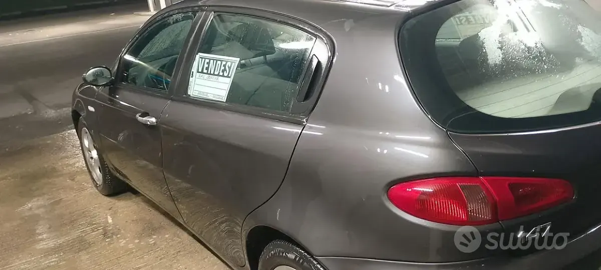Usata Alfa Romeo 147 120 CV (88 kW) 2007 Nero Utilitaria
