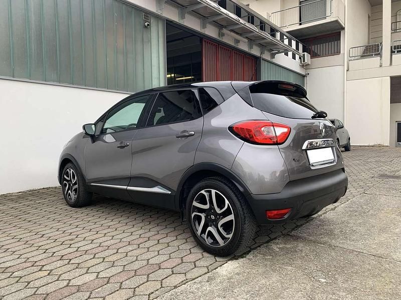 Usata Renault Captur 120 CV (88 kW) 2015 Grigio SUV