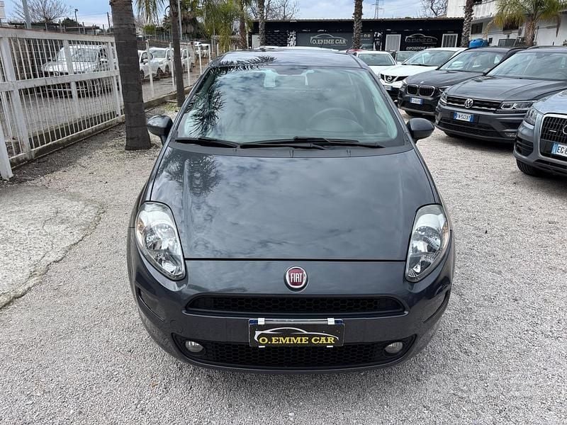Usata Fiat Punto Lounge 77 CV (56 kW) 2014 Grigio Utilitaria