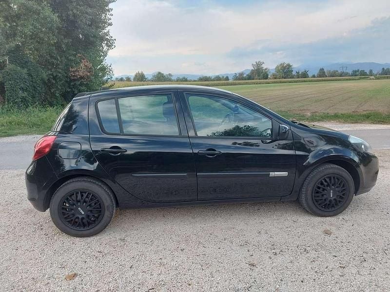 Usata Renault Clio IV 75 CV (55 kW) 2012 Berlina