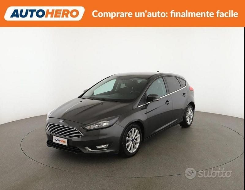 Usata Ford Focus 120 CV (88 kW) 2018 Grigio Berlina