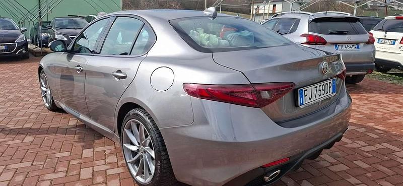 Occasion Alfa Romeo Giulia Veloce 211 ch (155 kW) 2017 Argent Berline