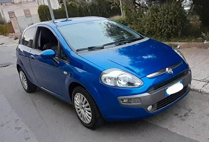 Usata Fiat Punto Evo Active 75 CV (55 kW) 2010 Blu Utilitaria