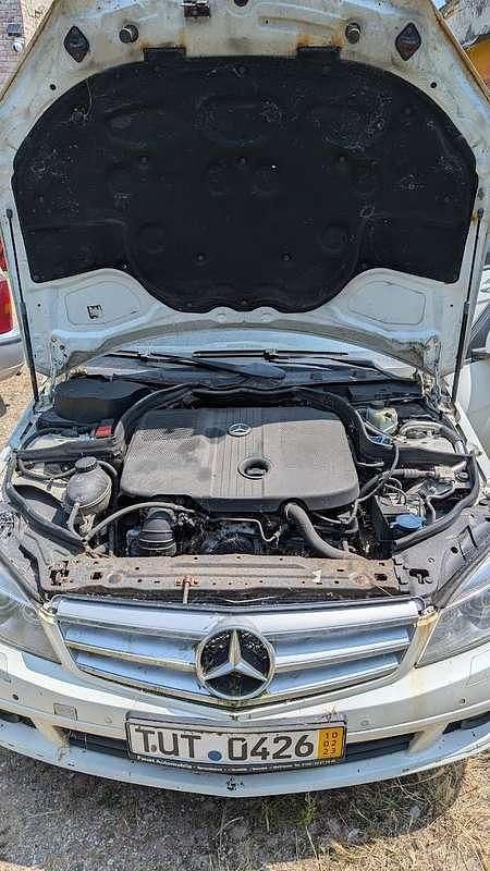 Bianco Usata 2010 Mercedes C200 Elegance Station wagon | 1800 € (Super prezzo) - Immagine 1/4