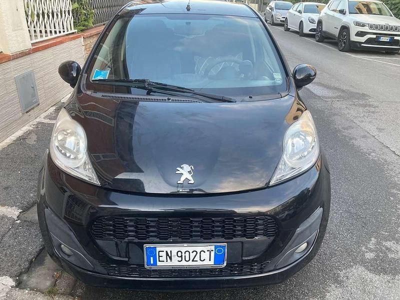 Usata Peugeot 107 Urban Move 68 CV (50 kW) 2012 Nero Utilitaria