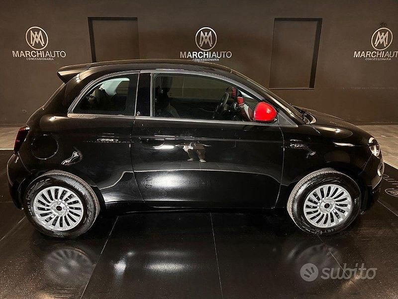 Usata Fiat 500e Red 69 kW (95 CV) 2024 Nero Berlina