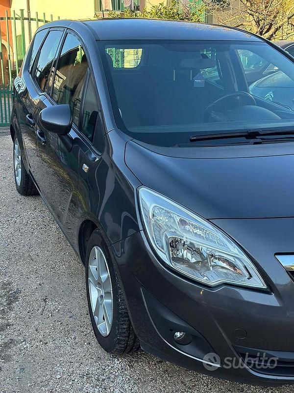 Occasion Opel Meriva Cosmo 95 ch (69 kW) 2012 Gris Monospace