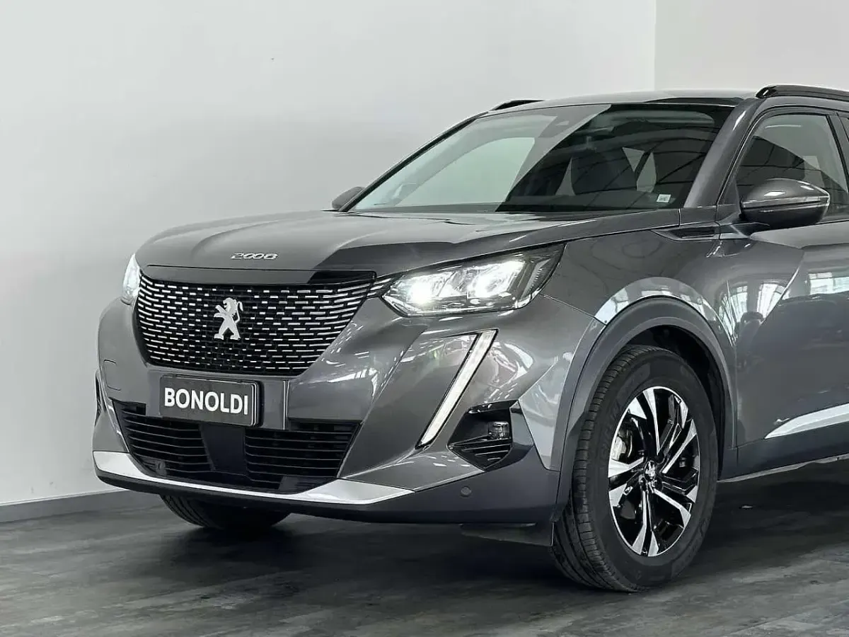 Usata Peugeot 2008 Allure 102 CV (75 kW) 2021 Grigio SUV
