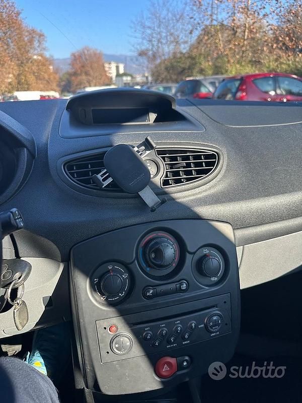 Usata Renault Clio II 2007 Blu Berlina