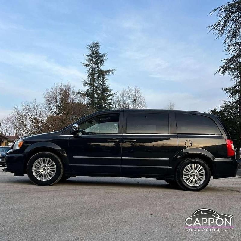 Usata Lancia Voyager 177 CV (130 kW) 2014 Nero Monovolume